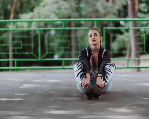 female-girl-woman-green