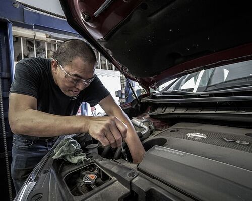 auto-repair-oil-change-oil-auto